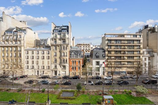 Appartement 6 pièces 168 m² · à Paris 16ème · 168 m² · 1 695 000 €