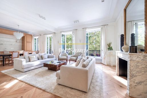 Appartement 5 pièces 136 m² · à Paris 8ème · 136 m² · 2 990 000 €