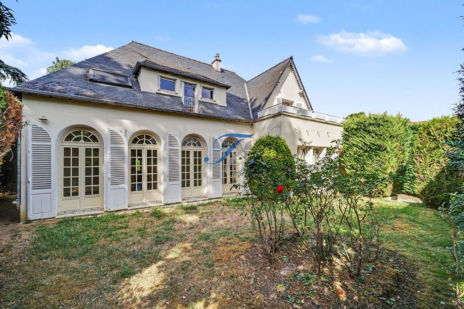 Maison à louer, 237m², Garches