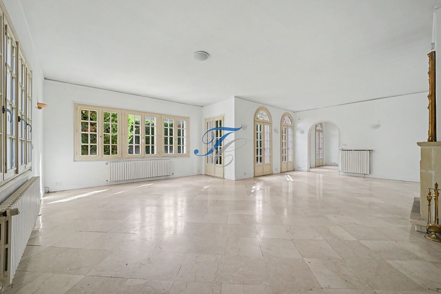 Maison à louer, 237m², Garches