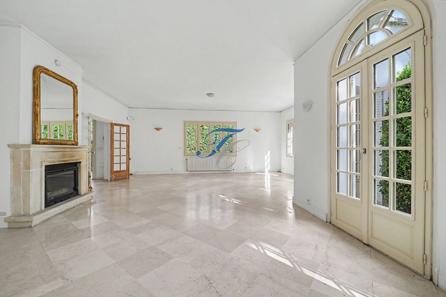 Maison à louer, 237m², Garches