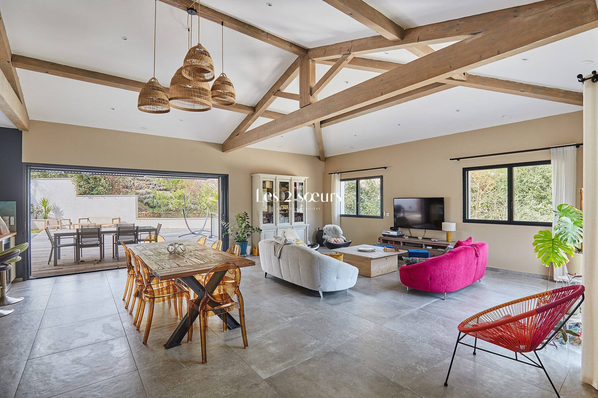Maison à vendre, 276m², Saint-Marc-Jaumegarde