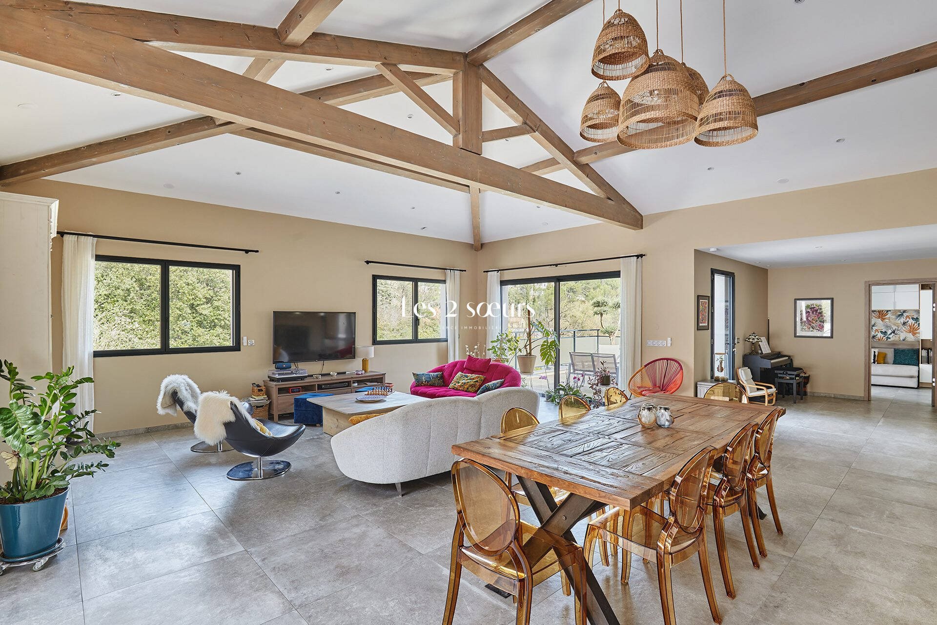 Maison à vendre, 276m², Saint-Marc-Jaumegarde