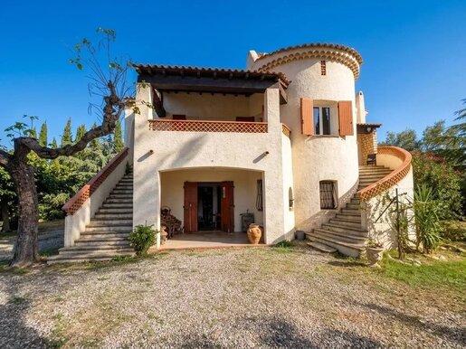 Maison 7 pièces 230 m² · à Eyguières · 230 m² · 720 800 €