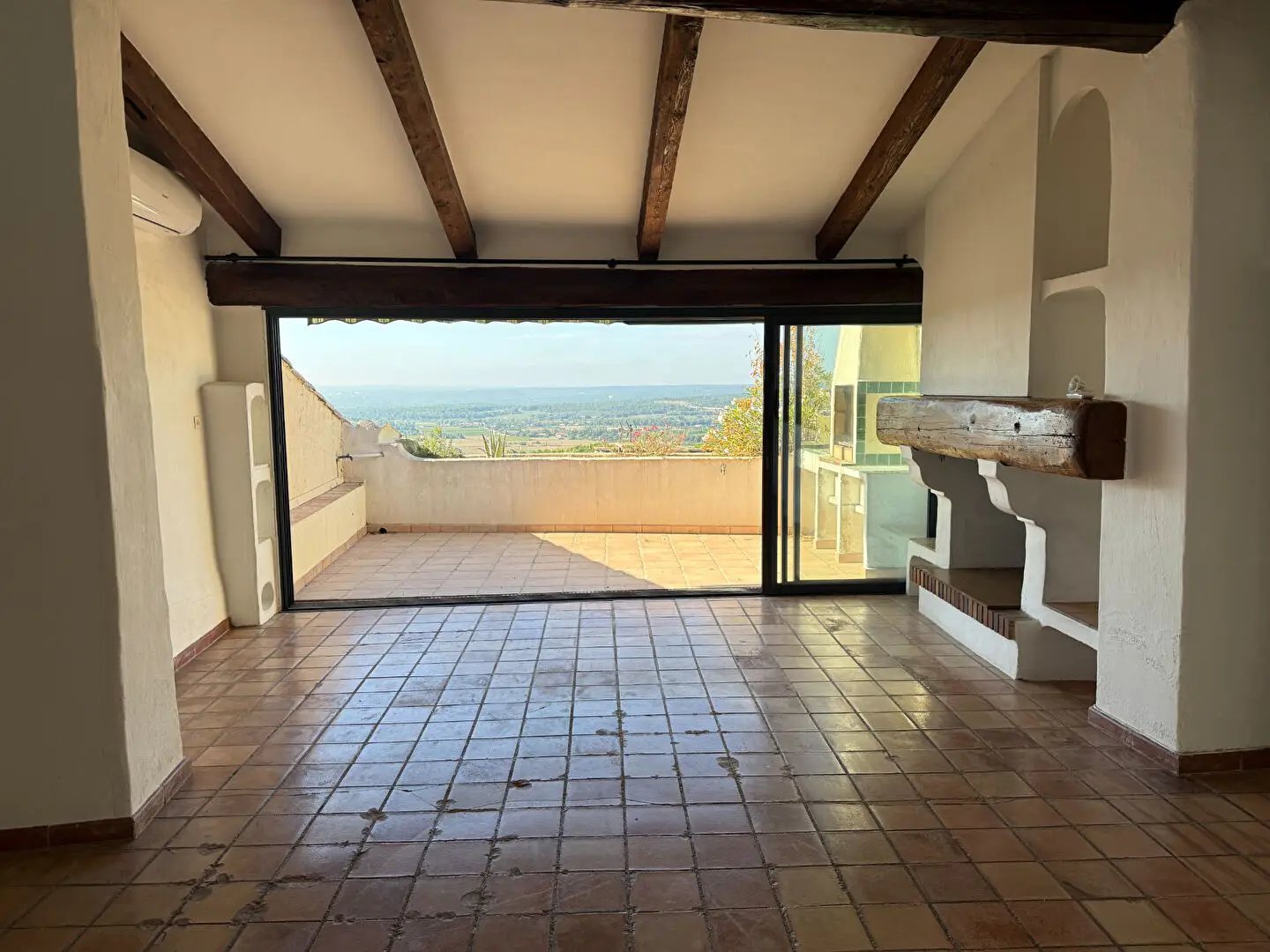 Appartement à louer, 113m², Éguilles