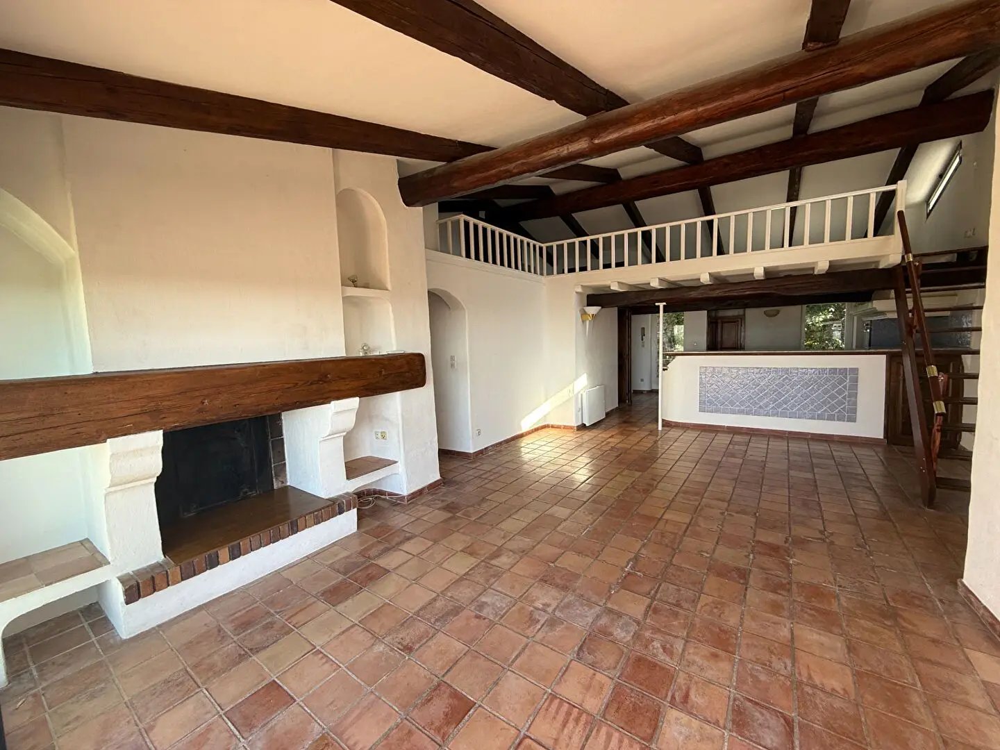 Appartement à louer, 113m², Éguilles