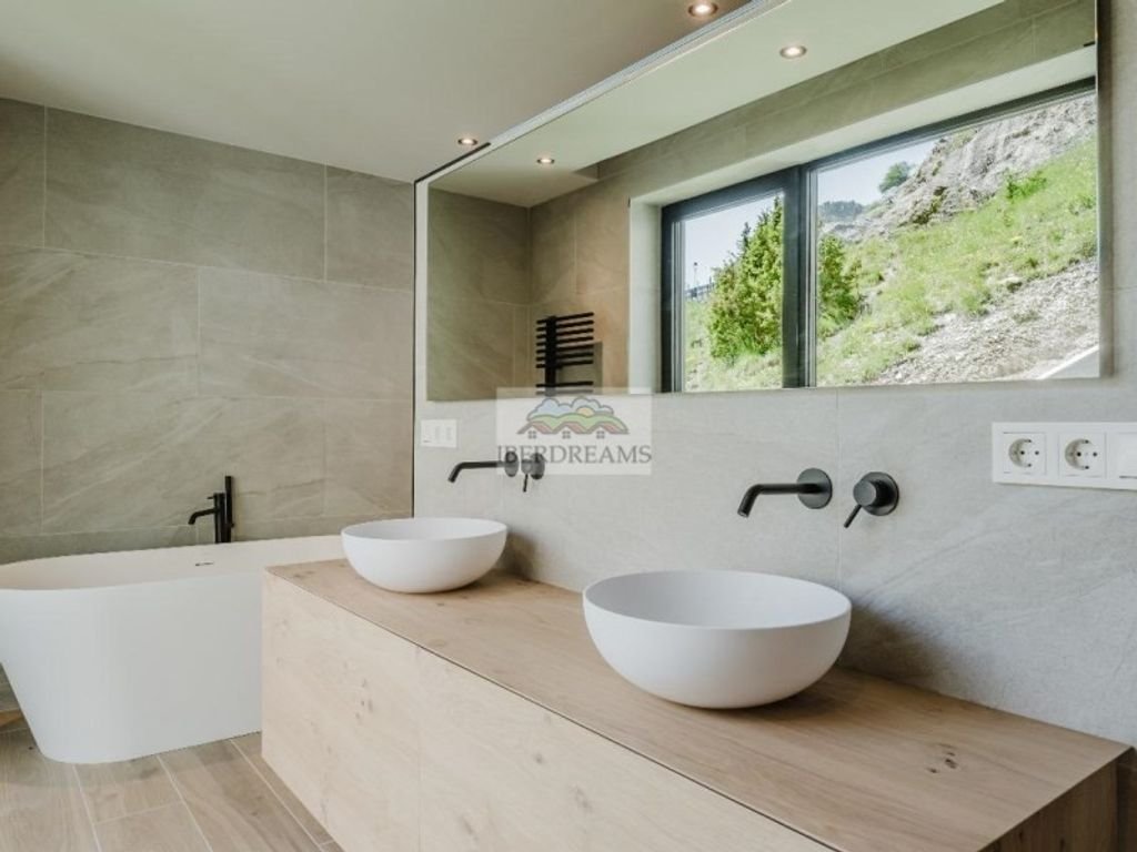 4-bedroom townhouse for sale in Xixerella, La Massana · 13 of 15