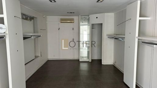 Local commercial 70 m² · à Nîmes · 70 m² · 125 000 €