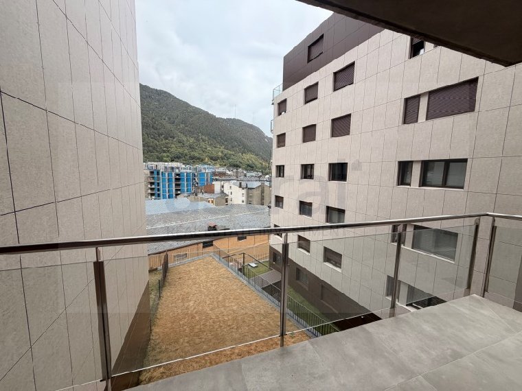 3-bedroom flat for sale in Encamp · 2 of 60