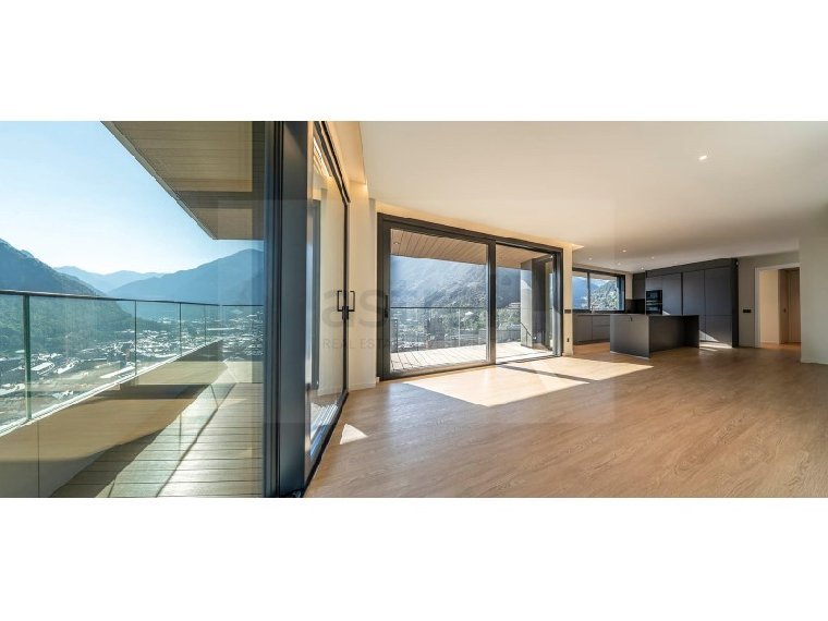 4-bedroom penthouse for sale in Andorra la Vella · 2 of 14