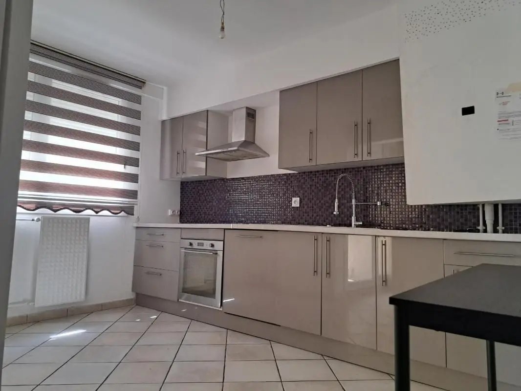Appartement à louer, 86m², Fontaine