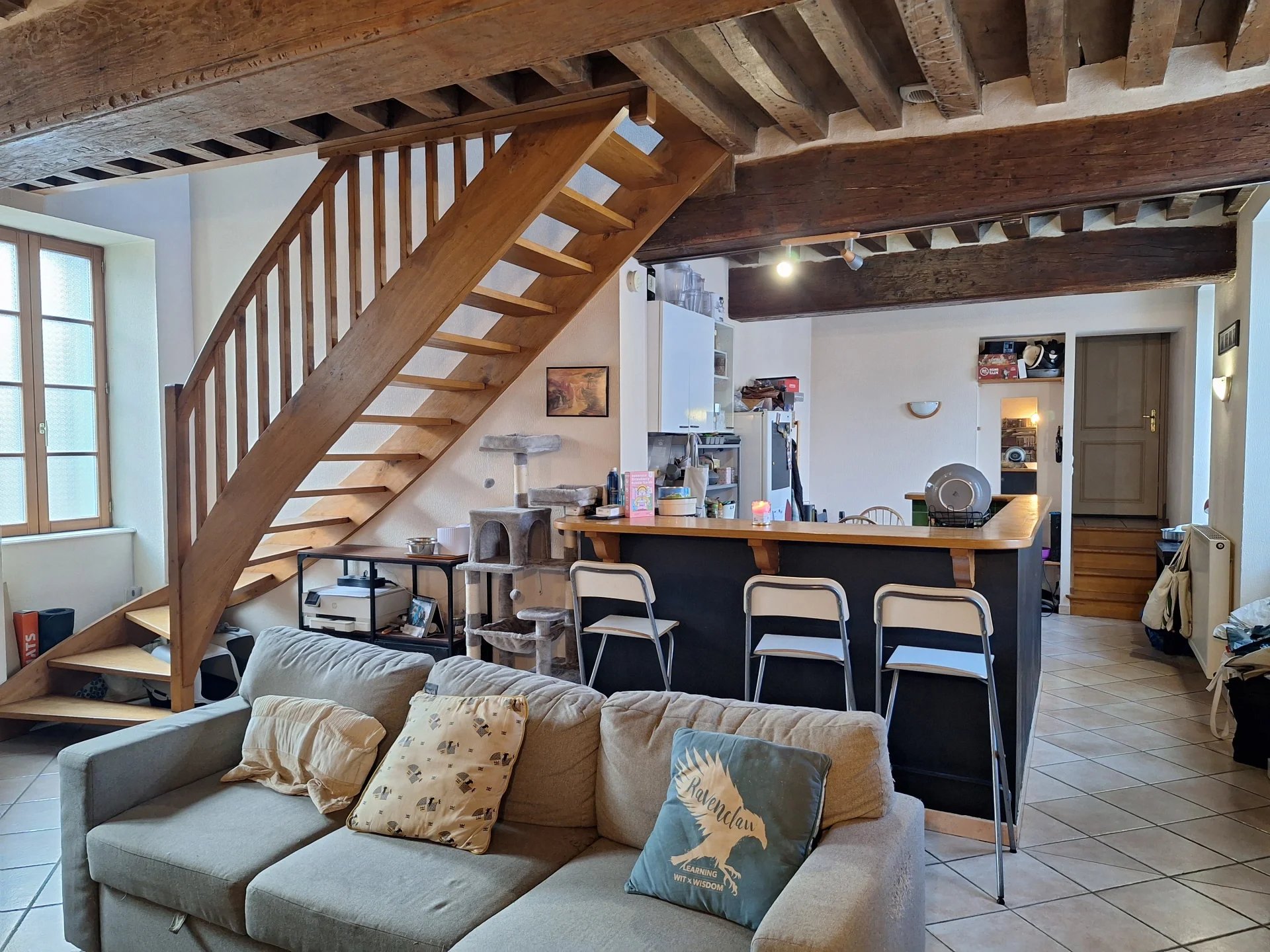 Charming Two-Bedroom Duplex Near Place Wilson