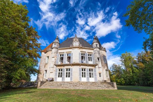 Appartement 6 pièces 150 m² · à Beire-le-Châtel · 150 m² · 250 000 €