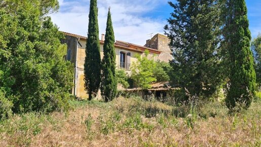 Maison 20 pièces 1000 m² · à Arles · 1 000 m² · 995 000 €