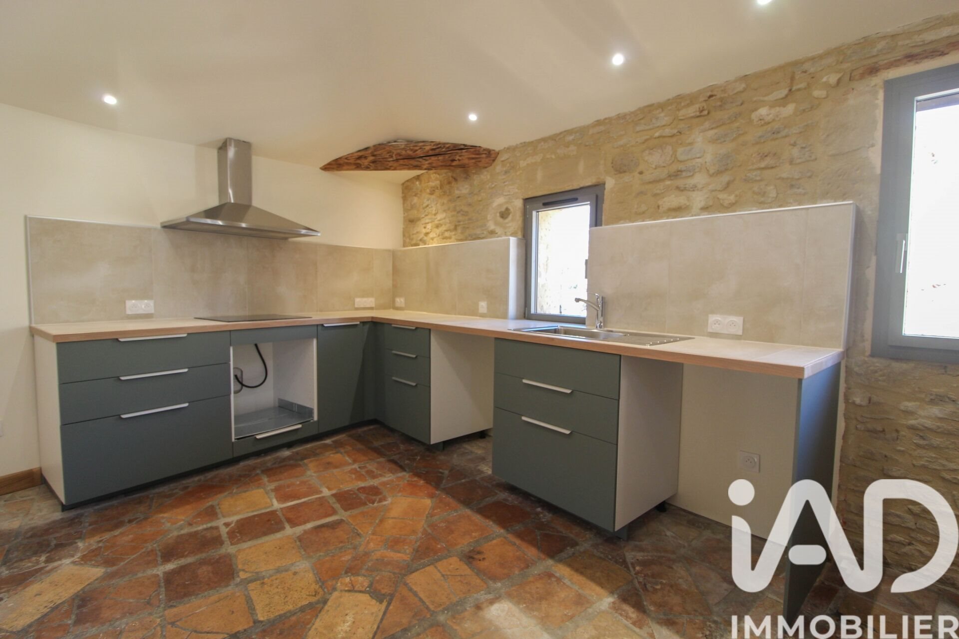 Appartement à louer, 70m², Montaren-et-Saint-Médiers