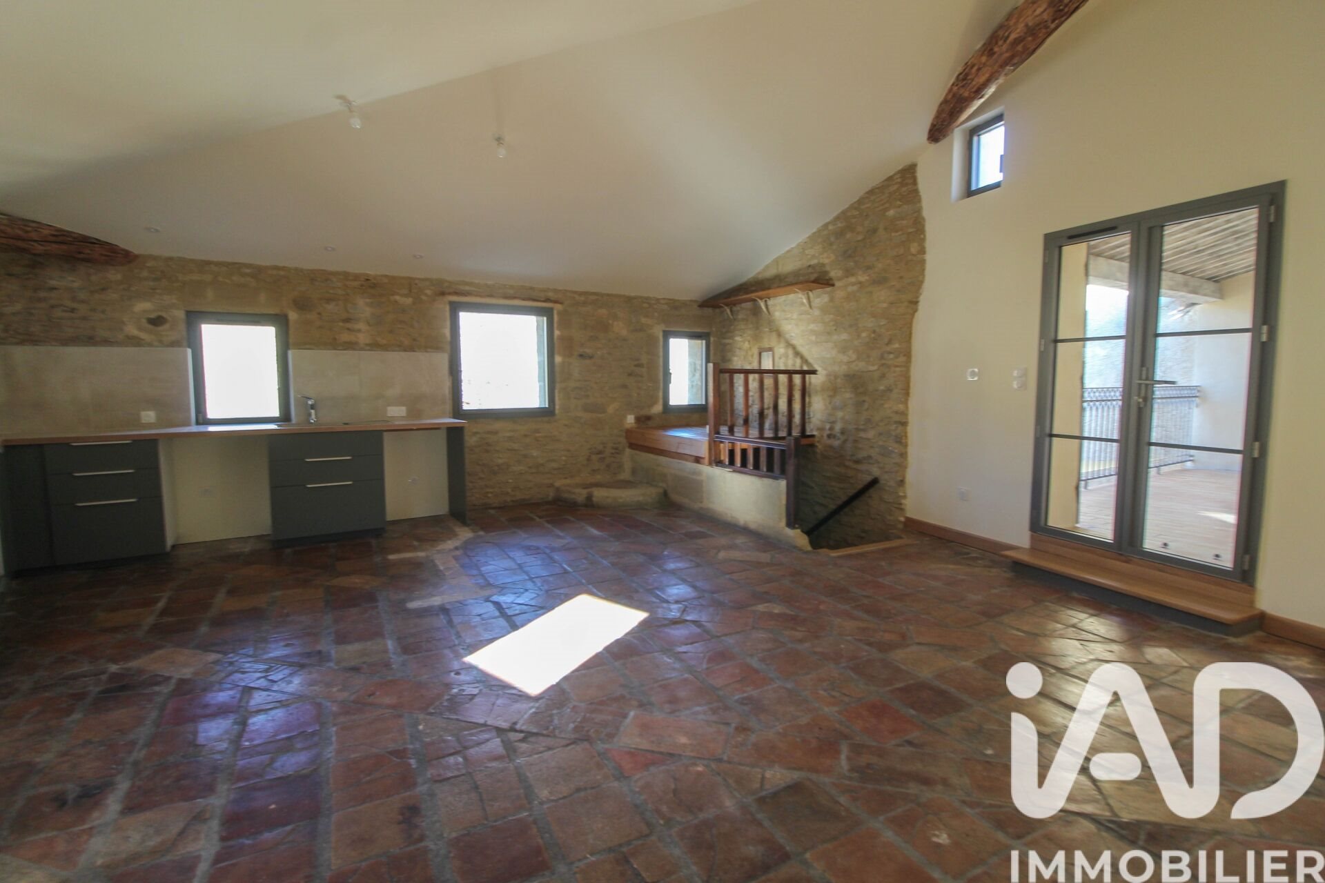 Appartement à louer, 70m², Montaren-et-Saint-Médiers