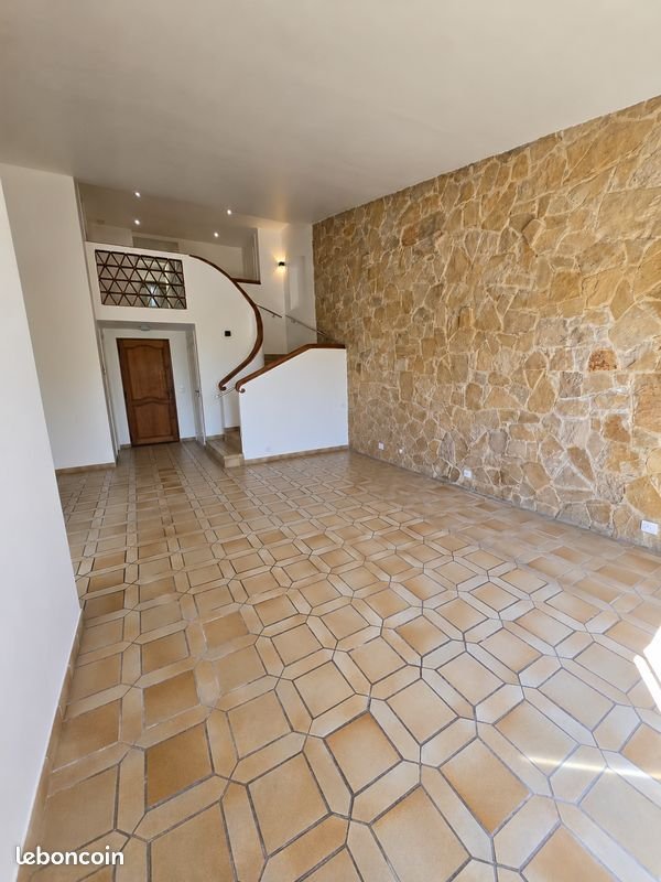 Appartement à louer, 98m², Antibes