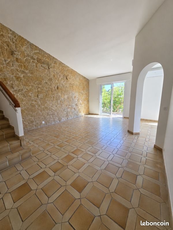 Appartement à louer, 98m², Antibes