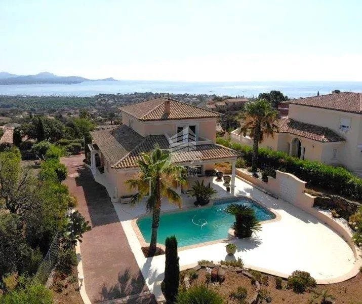Maison à vendre, 300m², Fréjus