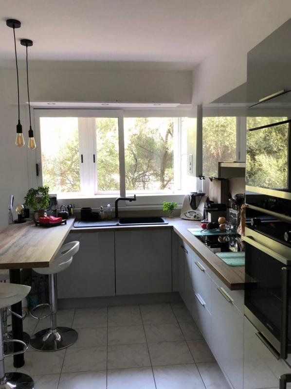 Appartement à louer, 81m², Ajaccio