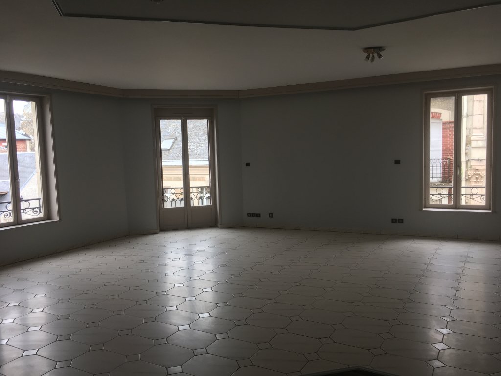 Appartement à louer, 104m², Saint-Quentin