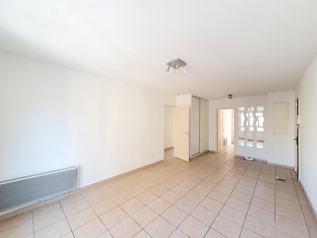 Appartement à louer, 63m², Marseille 1er