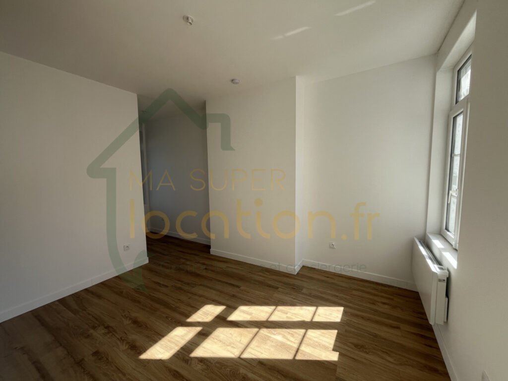 Appartement à louer, 1m², Saint-Quentin