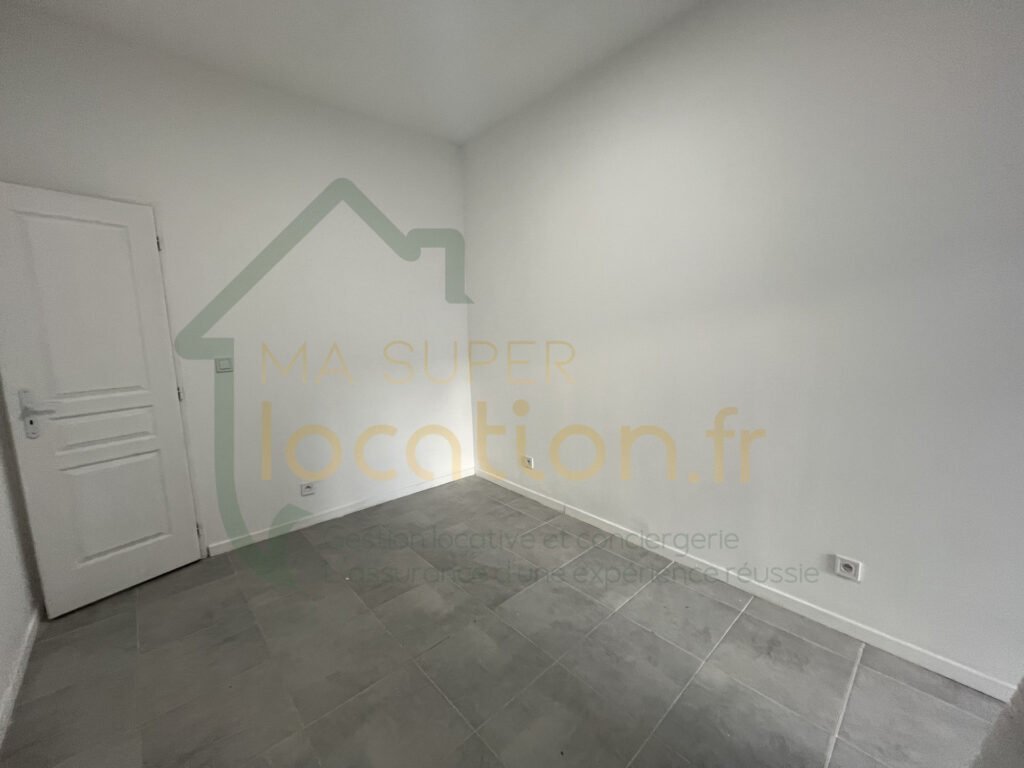 Appartement à louer, 1m², Saint-Quentin