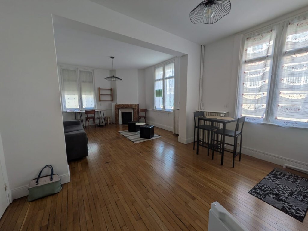 Appartement à louer, 1m², Saint-Quentin