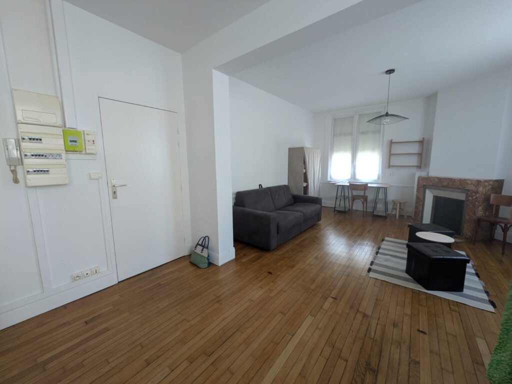 Appartement à louer, 1m², Saint-Quentin