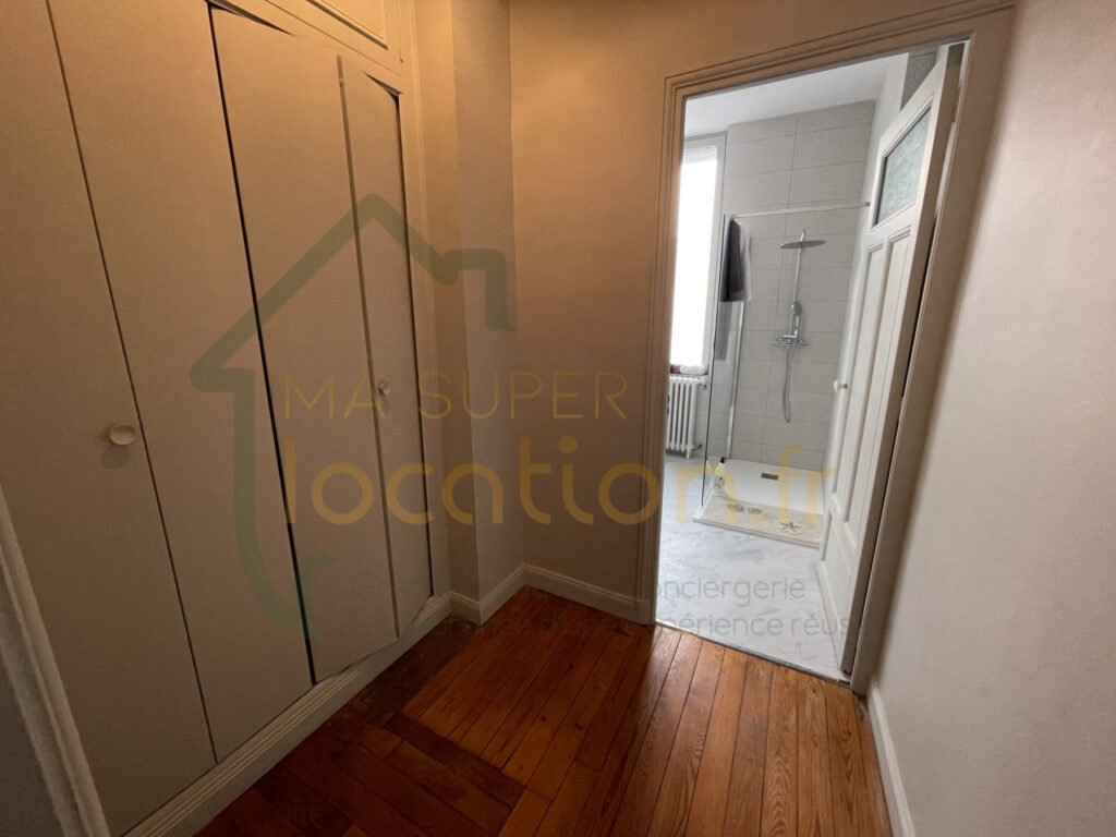 Appartement à louer, 1m², Saint-Quentin