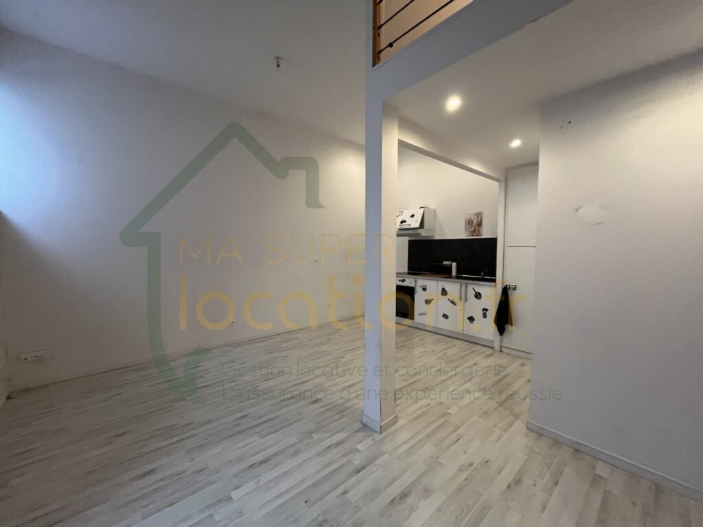 Appartement à louer, 1m², Saint-Quentin
