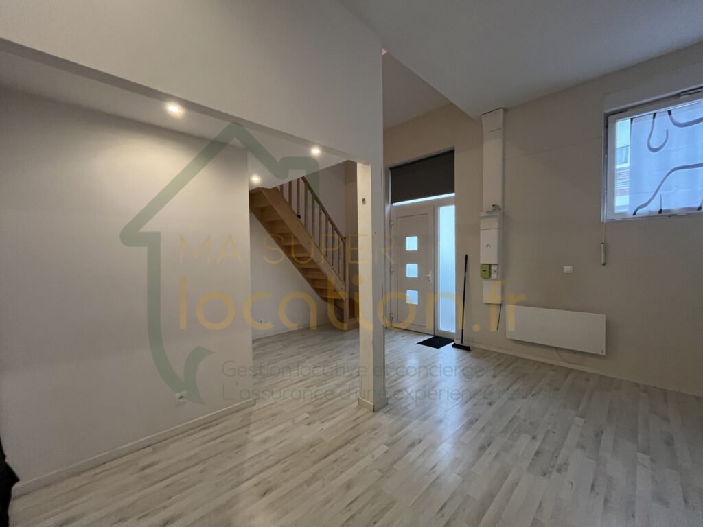 Appartement à louer, 1m², Saint-Quentin