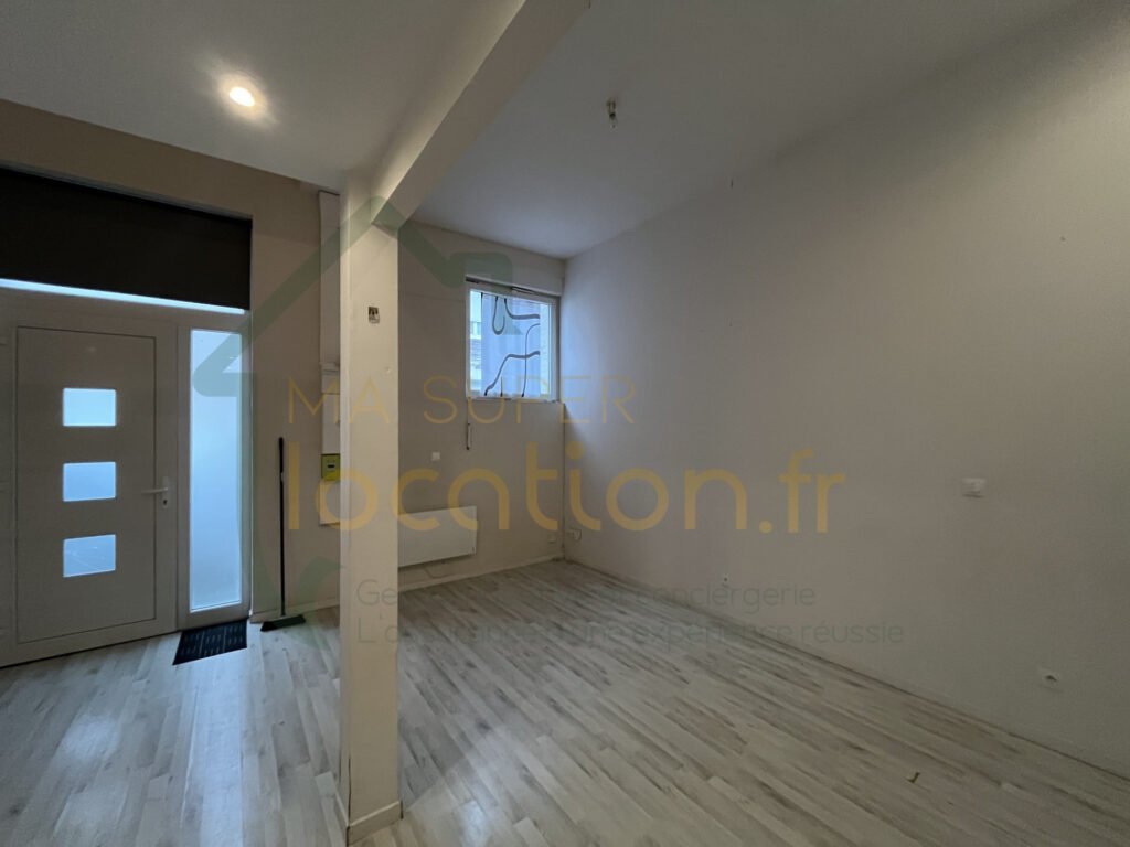 Appartement à louer, 1m², Saint-Quentin