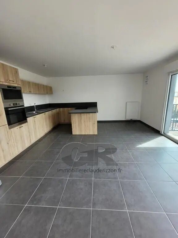 Appartement à louer, 66m², Manom