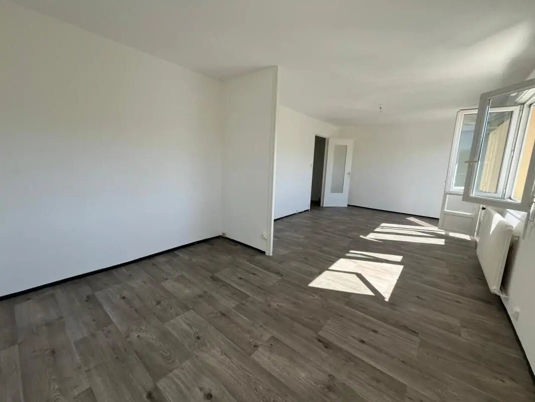 Appartement à louer, 53m², Thizy