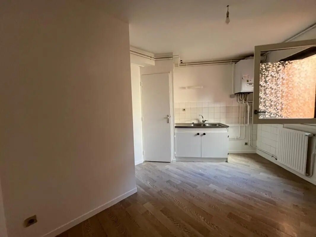 Appartement à louer, 69m², Saint-Vincent-de-Reins