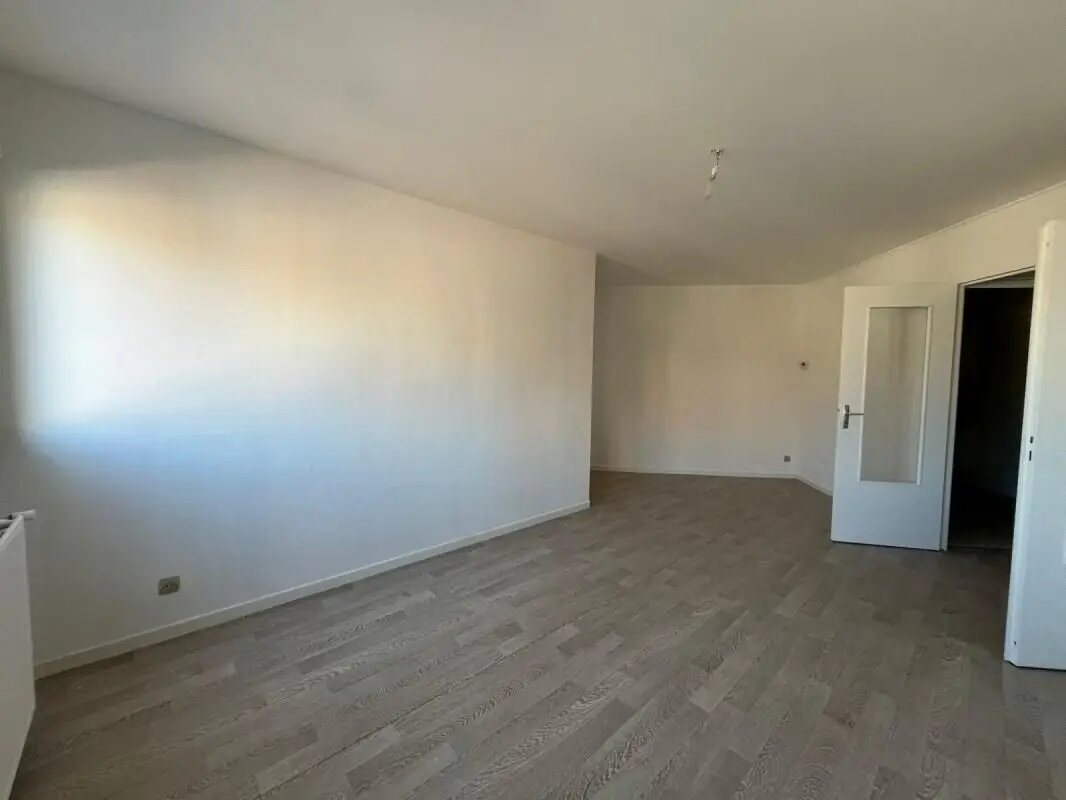 Appartement à louer, 69m², Saint-Vincent-de-Reins
