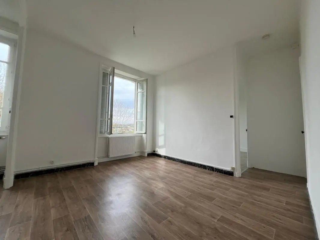 Appartement à louer, 56m², Saint-Vincent-de-Reins