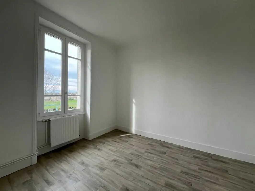 Appartement à louer, 56m², Saint-Vincent-de-Reins