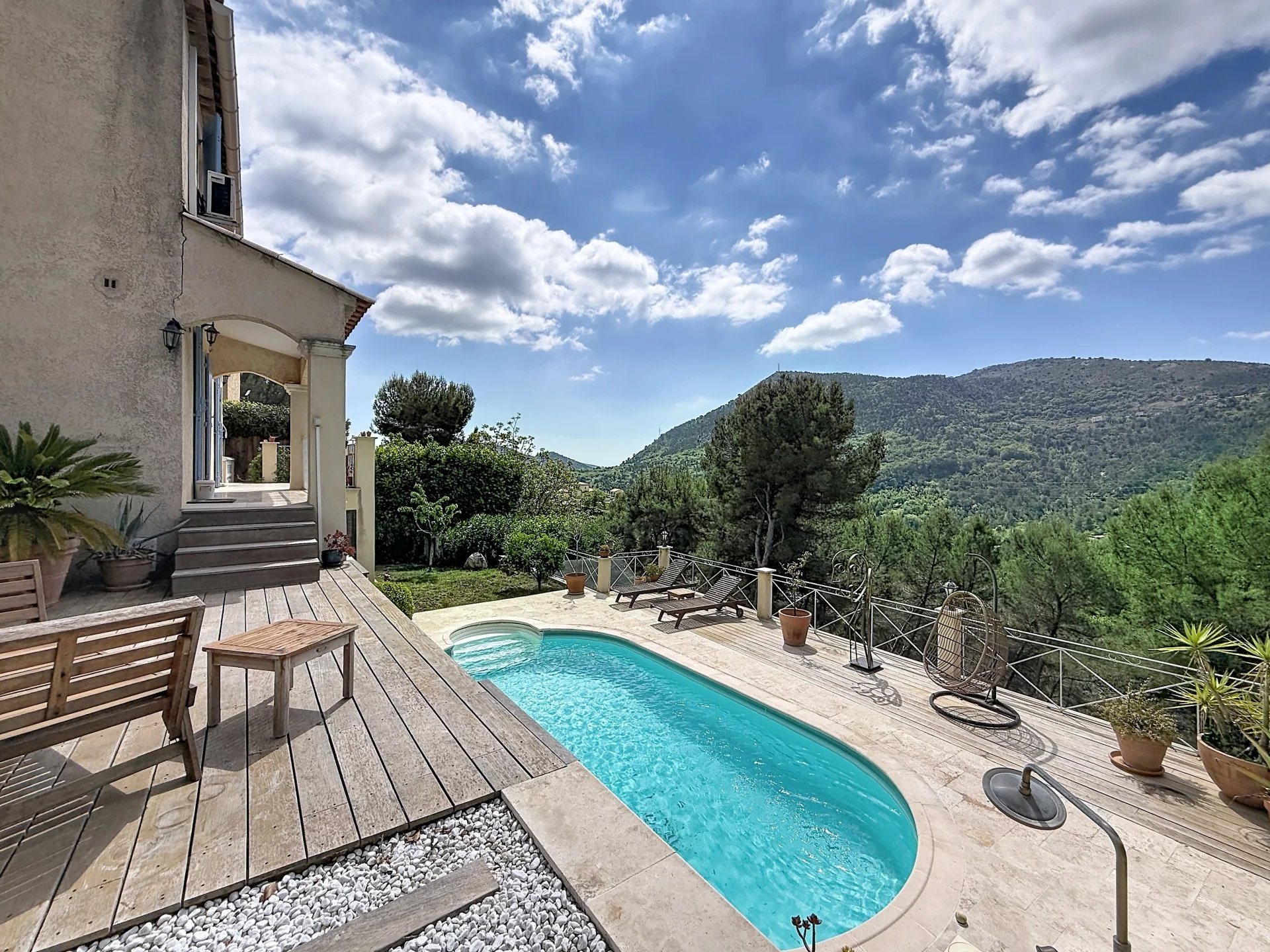 Maison à vendre, 115m², Tourrette-Levens