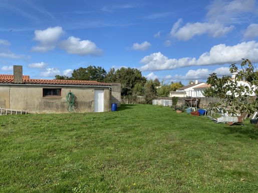 Terrain 620 m² · à L'Aiguillon-sur-Vie · 85 500 €