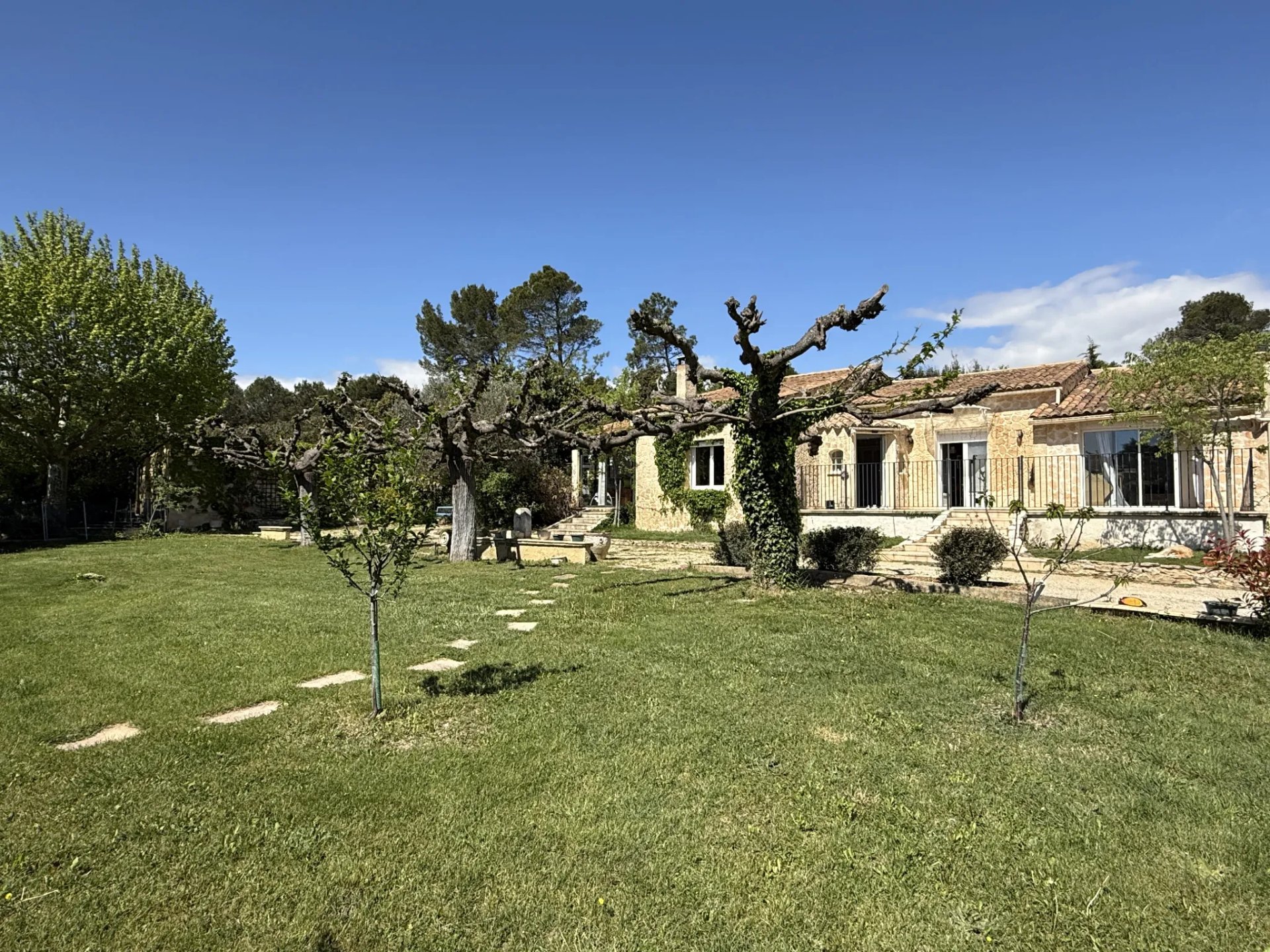 Maison à vendre, 145m², Suze-la-Rousse