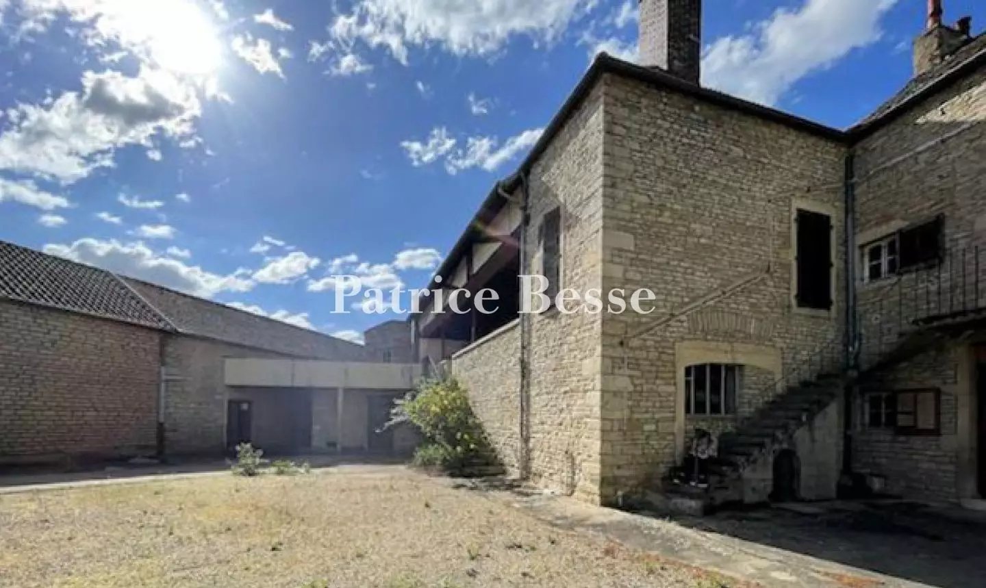 Maison à vendre, 1500m², Beaune