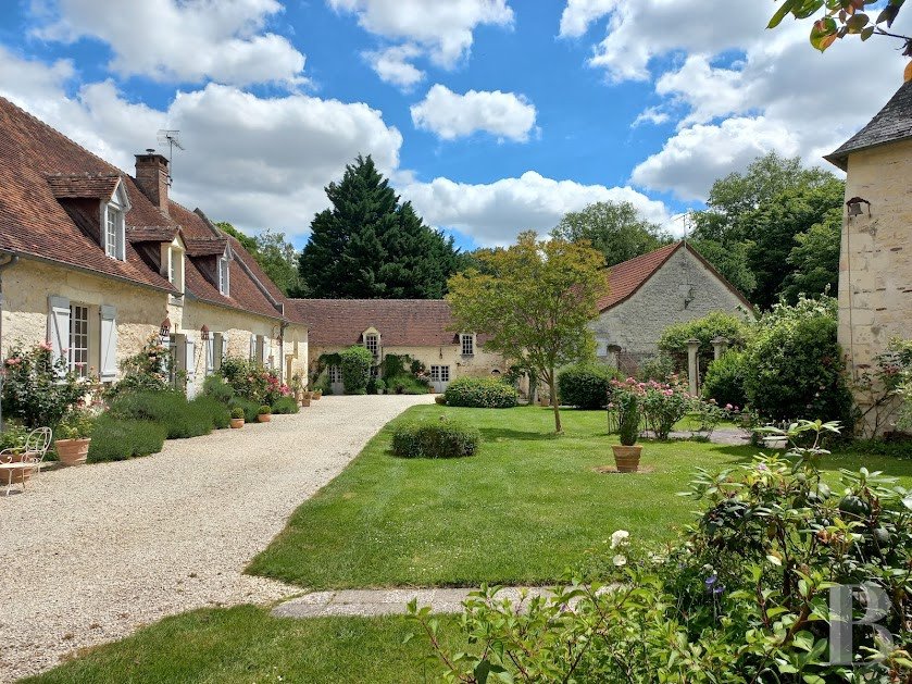 Maison à vendre, 900m², Nouans-les-Fontaines