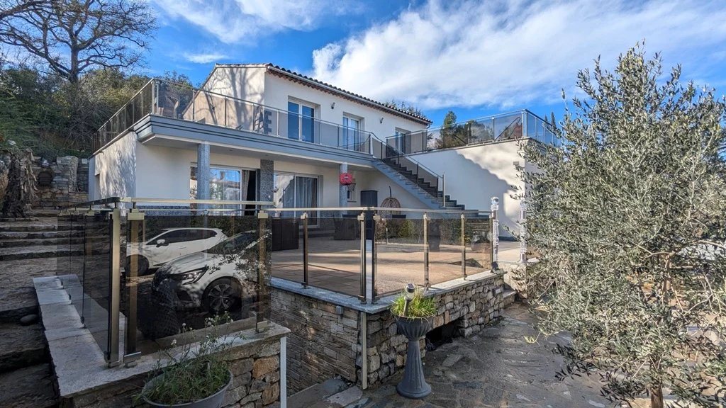 Maison à vendre, 165m², Carcès