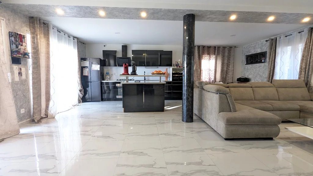 Maison à vendre, 165m², Carcès