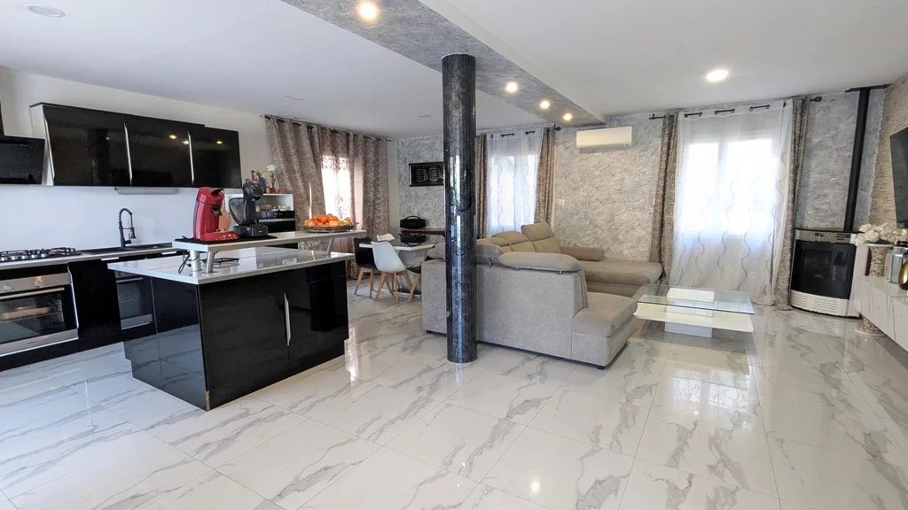Maison à vendre, 165m², Carcès