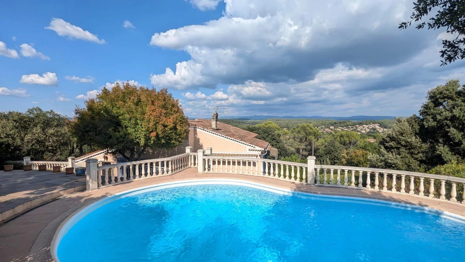 Maison à vendre, 150m², Carcès
