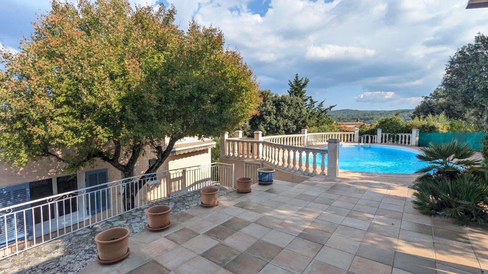 Maison à vendre, 150m², Carcès